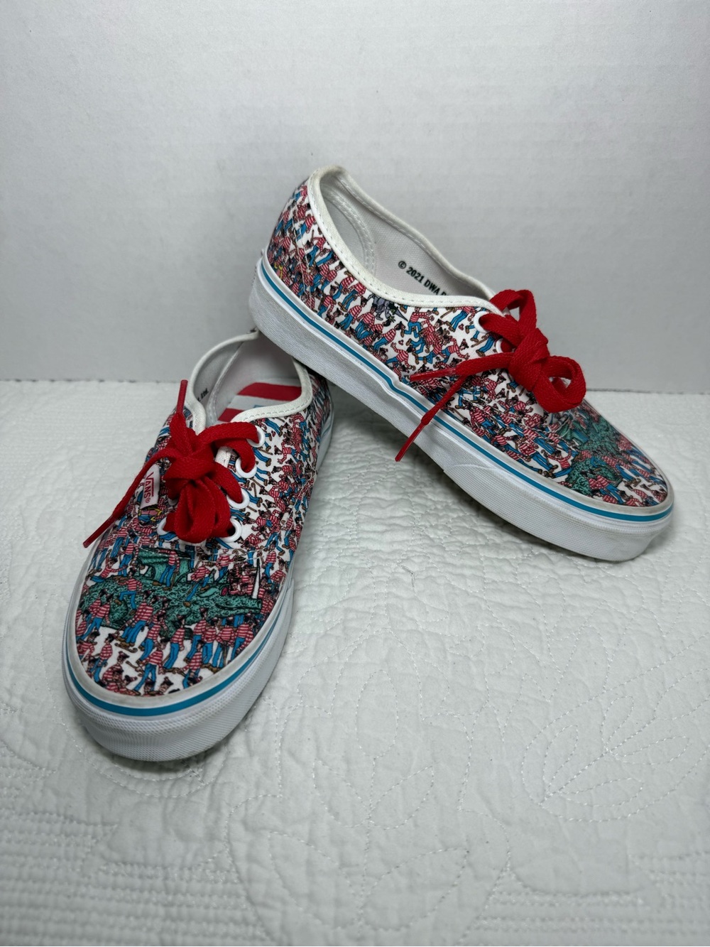 Vans Wheres Waldo (Land of Waldo’s) canvas lace-up sneakers Unisex